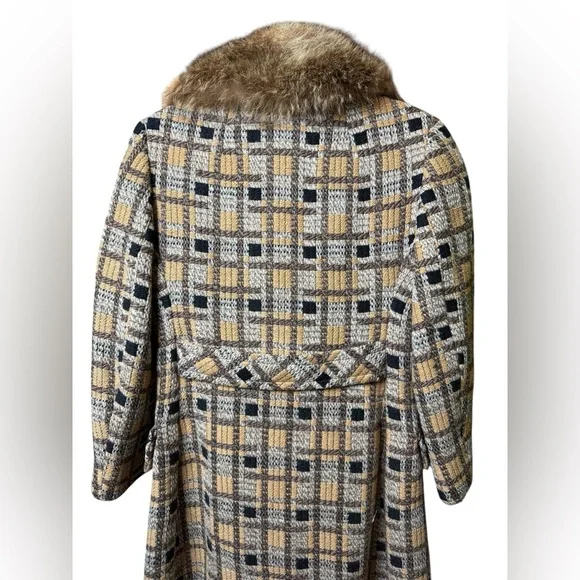 Vintage Tweed and Raccoon, Penny Lane fur coat, medium - Picture 9 of 10